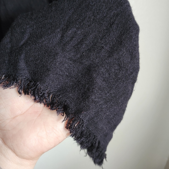 Nordstrom Rack Black Crinkled Scarf Oversized Wrap Frayed Edge Minimalist Layer - Picture 6 of 8